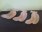 Trio com meias bananas decorativas em pasta de vidro. 18 cm compr cada