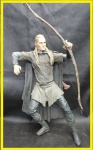 CINEMA - Escultura guerreiro elfo Legolas Greenleaf do filme senhor dos anéis, com arco falta espada. Med. 45 cm. Pesando 1k600g