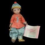 Coleção Madame Alexander  Boneco Aladdin Storyland. Lançada em 1993. 20 x 8 cm.