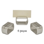 Conjunto de 6 peças em metal prateado. Apresenta formato retangular com espaço para colocar guardanapos e com uma fresta superior para fixar cartões marcadores de lugar em mesas. 4 x 5 x 3 cm. Acondicionados em embalagem original.