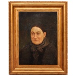 Escola Europeia  Retrato de Senhora. Óleo s/ madeira. 44 x 33 cm (MI). 62 x 51 cm (ME). Ass. cid. Verso com informações complementares e datação do séc. XIX. Moldura em madeira clara.