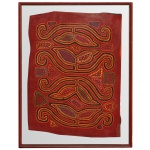 Antiga peça de tecido étnico, possivelmente de tribo da Ásia Central, decorado com desenhos abstratos sobre fundo vermelho. 43 x 33 cm (MI). 52 x 40 cm (ME). Moldura em madeira com vidro trincado.