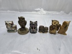 Lote de 6 miniaturas, enfeites de coruja, sendo em metal, pedra e resina. Medindo o maior 7cm de altura. No estado.