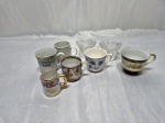 Lote de 6 xícaras de café sem pires em porcelana e 2 em vidro.