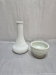 Vaso floreira e cumbuca bowl em vidro opalinado. Medindo o vaso 15,5cm de altura.