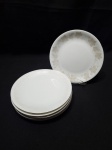 Jogo de 5 pratos de sobremesa em porcelana Renner Medaillon friso prata. Medindo 17,5cm de diâmetro. FOTO ILUSTRATIVA