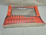 Conjunto para torta fria com bandeja, espátula e 12 garfos de bolo em aço inox Gazola. Medindo a bandeja 43cm x 16cm.