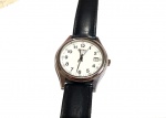 Vintage Fashion Luxo Coleção, Relógio Seiko Militar Quartz em Aço medindo 37mm de diâmetro, Vidro Cristal, Segundeiro Central, Calendário de Câmbio Rápido, Fundo em Aço de Rosca série 7N42 original. Máquina Quartz Japan original com bateria nova em setembro 2026. Pulseira Couro usada boa.