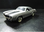 MINIATURA - CHEVROLET CAMARO SS 1969. COM ABERTURA DAS PORTAS. APROX. 13CM. - USADO NO ESTADO CONFORME FOTOS - ITEM SERA ENVIADO DO RS.