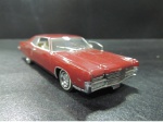 MINIATURA - MINICHAMPS - MERCURY MARAUDER - ANO: 1969 - COR: VINHO - MADE IN CHINA - ESCALA: 1/43 - MODELO METAL DIE-CAST. - USADO NO ESTADO CONFORME FOTOS - ITEM SERA ENVIADO DO RS.