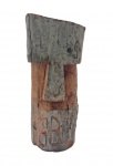 J. Bezerra, Cabeça, escultura de madeira, 27cm de altura e 11cm de largura