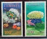 Arquipélago de Comores, 1962  Dois selos aéreos (emissões isoladas), de 100F (Vida Marinha) e 500F (Corais) Yvert# A5 / A6 - Novos (um com leve marca de charneira)