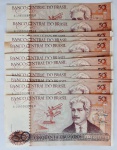Brasil 1987 50 Cruzados 25 Cédulas Sequenciadas C183 SOB/FE (ondulações, marcas e manchas devido ao tempo)