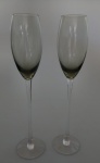 Par de taça para champanhe em cristal fumê . Medida : 30x4 cm