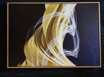 Lindo Quadro decorativo arte abstrata com faixas douradas e branca sobre um fundo preto . Medida : 70x50x3,5  cm