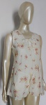 PASCALE VUYLSTEKE - Blusa com estampa floral e delicados detalhes de renda com leve amarração frontal . Tamanho : M . Nova com etiqueta .