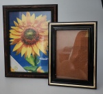Lote com Dois porta retrato , sendo um maior 15x21 cm e o menor : 18x13 cm .