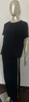 Conjunto de Calça e Blusa de manga curta ,na cor preta  com elegante detalhe de faixa com lantejoulas douradas nas laterais  . Tamanho : XL .