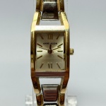 ANNE KLEIN - Relógio quartz, não testado. Pulseira: 14mm. Caixa: 2,4cm x 1,9cm, vertical x horizontal, sem contar a coroa. ***ATENÇÃO! ESTE RELÓGIO NÃO POSSUI GARANTIA DE FUNCIONAMENTO. Produto sendo vendido conforme ESTADO, testado, ou não, diz respeito apenas ao momento da catalogação. Recomenda-se revisão.*** Se necessário, solicitar mais fotos, vídeos ou perguntas para análise via e-mail reidaantiguidade@gmail.com, Obrigado pela visita!