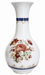 Vaso em porcelana Real, formato balaústre, decoração floral policromada com detalhes em dourado e frisos azuis. Peça de elegante acabamento, ideal para composição decorativa. Registro na base. Mede 35 cm altura.