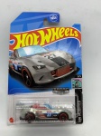 Miniatura Hot Wheels `15 Mazda MX-5 Miata ZAMAC, escala 1:64. Item no estado conforme fotos. Carrinho de Coleção.