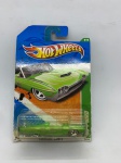 Miniatura Hot Wheels `63 T-Bird, TH de 2011, escala 1:64. Item no estado conforme fotos. Carrinho de Coleção.