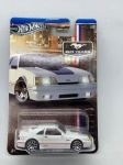 Miniatura Hot Wheels `84 Ford Mustang SVO, Coleção 60 Anos, escala 1:64. Item no estado conforme fotos. Carrinho de Coleção.