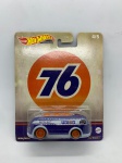 Miniatura Hot Wheels Premium Haulin` Gas, escala 1:64. Item no estado conforme fotos. Carrinho de Coleção.