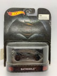 Miniatura Hot Wheels Batmobile, miniatura de 2016, escala 1:64. Item no estado conforme fotos. Carrinho de Coleção.