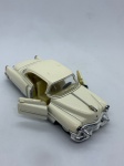 Miniatura 1962 Cadillac Series, escala 1:43. Item no estado conforme fotos. Carrinho de Coleção.