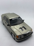 Miniatura Oho Mobile Mercedes-Benz 190E 2.3, réplica em escala 1:18 do carro dirigido por Ayrton Senna. Item no estado conforme fotos. Carrinho de Coleção.