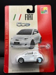 Miniatura CKS Fiat 500 escala 1/64, Pneus de Borracha, lacrado. Carrinho de coleção, item no estado conforme fotos.