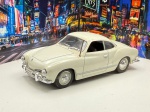 Miniatura Volkswagen Karman-Ghia, Escala 1/43, Carros inesqueciveis do Brasil. Pneus de borracha, carrinho de coleção metal diecast, Item no estado conforme fotos, item com marcas do tempo. Cenário não acompanha.