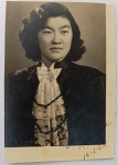 Foto Época Datada (1952) Retrato de Formatura de Jovem de Origem Japonesa com Dedicatória  Estúdio Pompeia