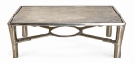 Suporte para réchaud, design industrial, com tampo retangular, estrutura com travessa diagonal e abertura oval central. Ideal para compor mesa posta. Apresenta pátina e marcas do tempo. Mede 31  19  11 cm.