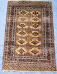 Tapete persa (KARACHI). Med. 180 x 123 cm.