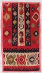 Tapete Kilim. Com pequena mancha. Med. 100 x 56 cm.