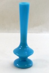 Soulifleurs em opalina na cor azul turquesa, base redonda, possivelmente francesa. Med. 16 cm altura..