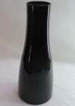 Vaso cônico em grosso vidro na cor preta ao gosto de Murano. Med. 33 x 13 cm diâmetro.