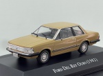 Miniatura die-cast do sedan de luxo Ford Del Rey Ouro (1982) na cor dourada, pertencente à coleção "Carros Inesquecíveis do Brasil". Apresenta detalhes fiéis do modelo de duas portas, incluindo grelha frontal prateada com o emblema da marca, para-choques e frisos laterais pretos com detalhe cromado, jantes de liga leve prateadas com calota central, emblema "Del Rey" na traseira, placas identificativas "FORD DEL REY", base expositora gravada com a identificação "FORD DEL REY OURO (1982)" e caixa acrílica de proteção. Medidas: 03 x 07 x 03 cm. Com marcas de tempo de uso.