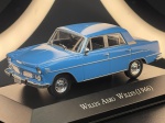 Bela miniatura de automóvel clássico brasileiro, representando o icônico Willys Aero Willys, ano 1966, apresentada em elegante tonalidade azul, com detalhes cromados nos para-choques, grade dianteira, retrovisores e rodas. O modelo reproduz características marcantes do automóvel original, incluindo a carroceria de quatro portas, os faróis circulares, os frisos laterais e o desenho característico da década de 1960.Integrante da coleção Carros Inesquecíveis do Brasil, a peça apresenta acabamento detalhado e acompanha base expositora preta com identificação do modelo, além de caixa protetora transparente, tornando-se um interessante exemplar para colecionadores de miniaturas automobilísticas e admiradores da história da indústria automotiva nacional.Medidas: 03 x 10 x 03 cm.