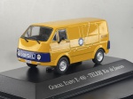 Miniatura die-cast do furgão elétrico Gurgel Itaipu E-400 caracterizado na livraria da TELERJ (Telecomunicações do Rio de Janeiro), pertencente à coleção "Veículos de Serviço do Brasil". Apresenta pintura na cor amarela com para-choques e detalhes em azul, logotipo circular da companhia de telefonia nas portas laterais, numeração de frota "921-0016", indicação de velocidade limite "60" na traseira, jantes prateadas, placas com a identificação "GURGEL ITAIPU E-400", base expositora gravada e caixa acrílica de proteção. Medidas: 04 x 09 x 04 cm. Com marcas de tempo de uso.