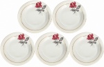 Lote contendo cinco pratos fundos em porcelana branca esmaltada adornada com motivo floral policromado e fio de ouro. Mede 22,5cm diâmetro.