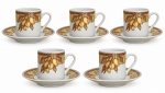 CHINA - Conjunto com 5 xícaras de café com pires em porcelana, decoração em tons de dourado e marrom com motivos florais e frutíferos. Elegante composição ornamental. Possui registro de origem na base. Mede 6 cm de altura.