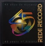 livro - Rede Record - 45 Anos de História - Antonio C. Bellini Amorim - Antonio Bellin Editora e Design - 1999 - bilingue port./inglês - 124p. - capa dura e parte interna em ótimo estado de conservação - (29x28,5)cm.