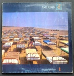 vinil LP - Pink Floyd - A Momentary Lapse of Reason - CBS - 1987 - com encarte -  capa com marcas do tempo - vinil bem conservado - não testado.