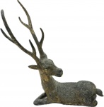 Grande Escultura em bronze representando Cervo, apresenta oxidação do tempo. Med. 82 X 70 X 28 cm.