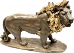 Escultura em Petiti bronze patinado representando Leão. Med. 30 X 46 cm.