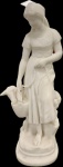 Pastorella - Magnífico grupo escultórico em mármore carrara Italiano representando Figura Camponesa com Cabra, peça assinada. Med. 63 X 32 cm.