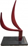 OSCAR NIERMEYER- Escultura Design em bronze patinado na cor vermelho, com base em mármore, apresenta placa assinada. Med. 50 X 33 X 13 cm. (Não possui certificado, somente NF de arrematação).